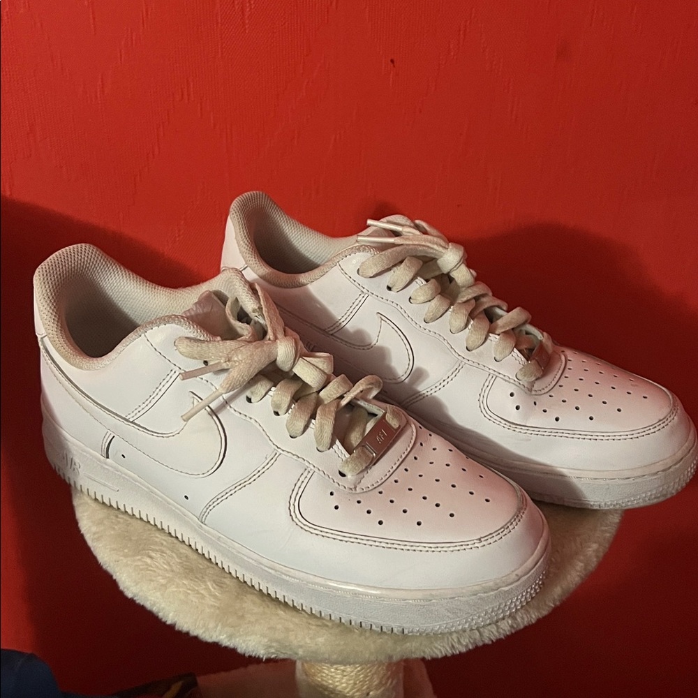 Used Nike Off-White Leather Sneakers. Size 8 in men’s.